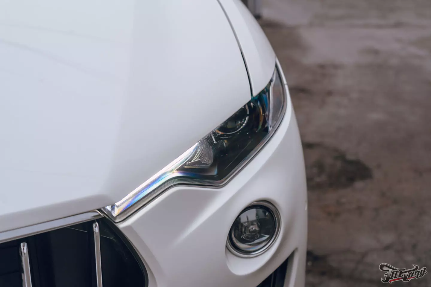 Кузовной ремонт Maserati Levante и установка bi-led модулей